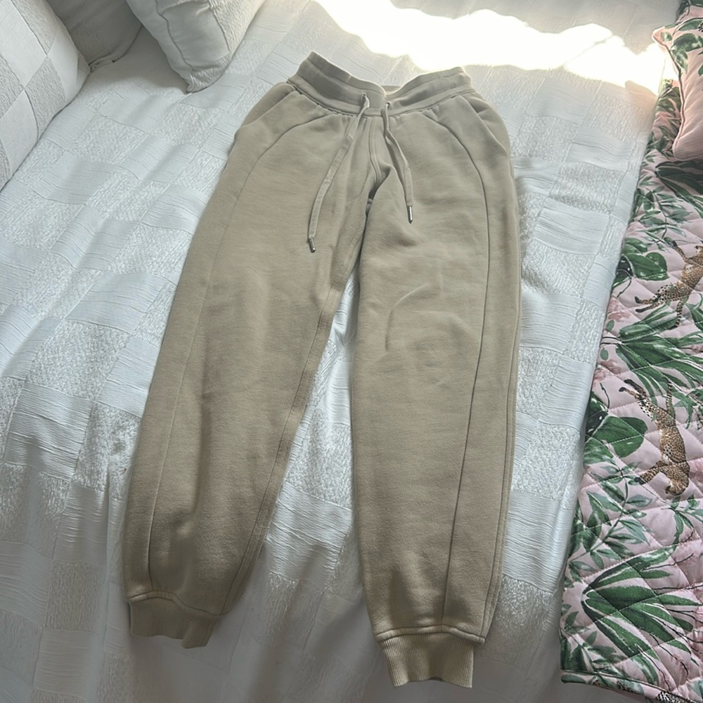 LULULEMON JOGGERS